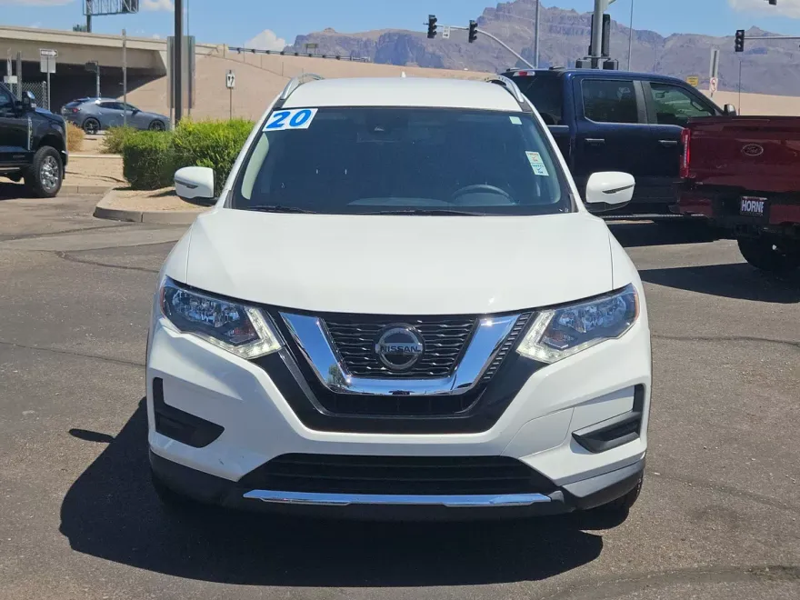 2020 Nissan Rogue SV photo 1