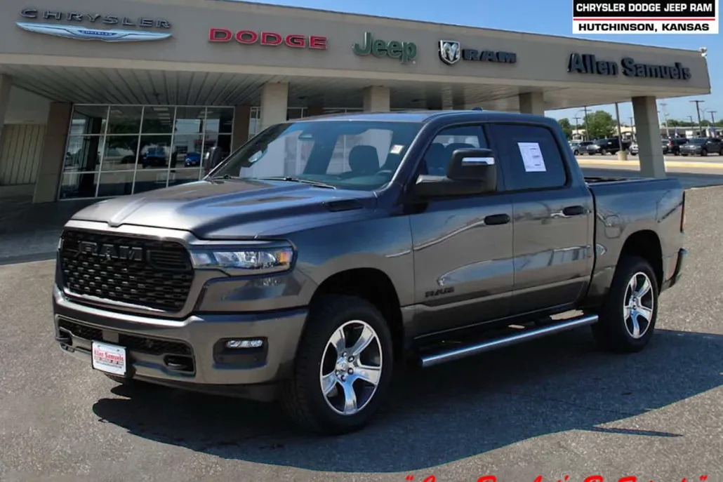 2025 Ram 1500 Tradesman photo 1