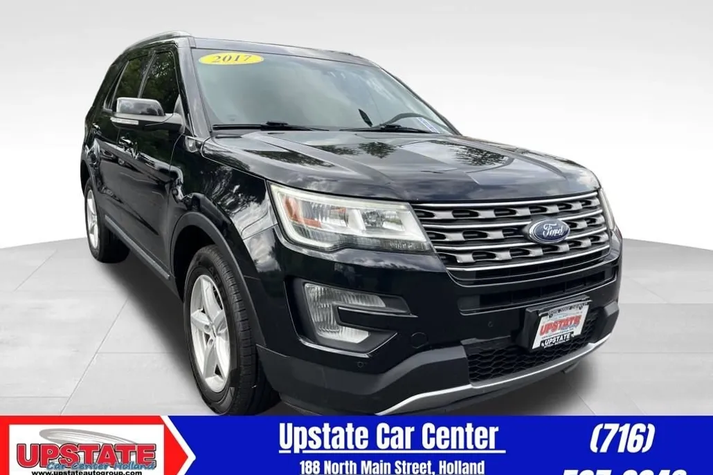 2017 Ford Explorer XLT photo 1