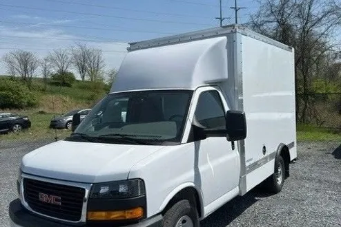 2025 Gmc Savana Cutaway 3500 photo 2