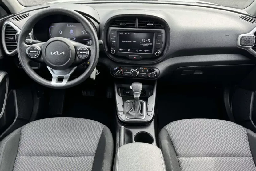 2023 Kia Soul LX photo 1