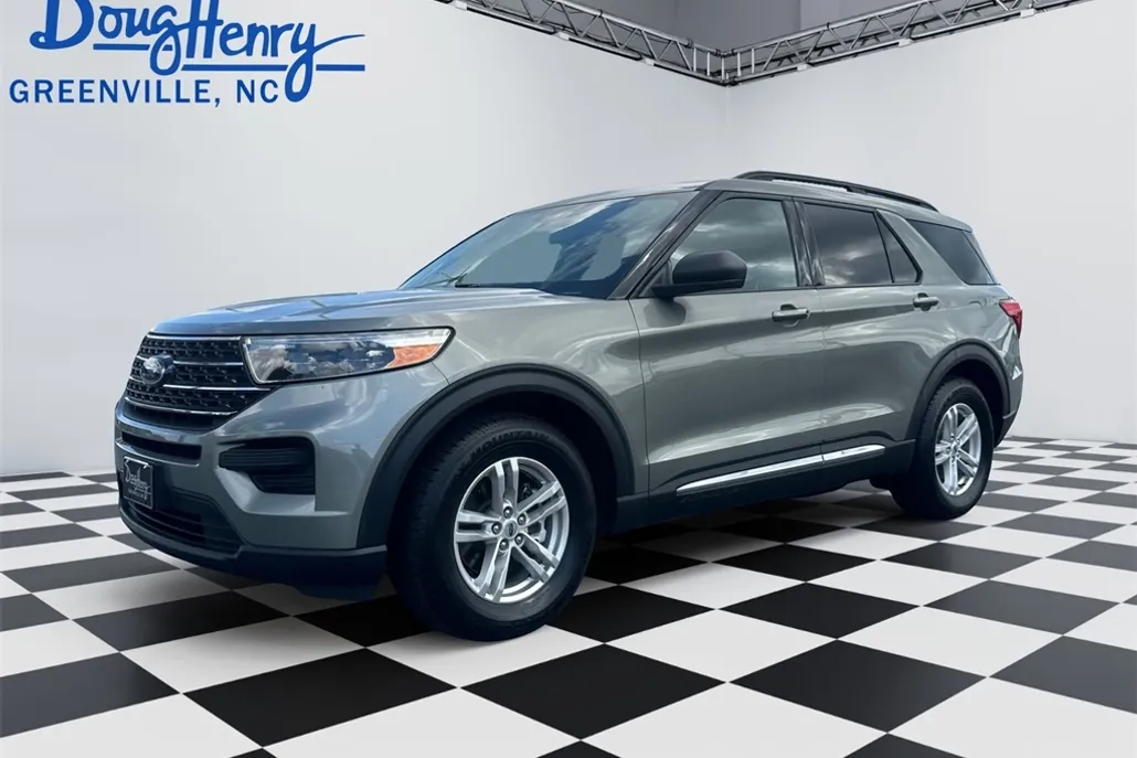 2020 Ford Explorer XLT photo 1