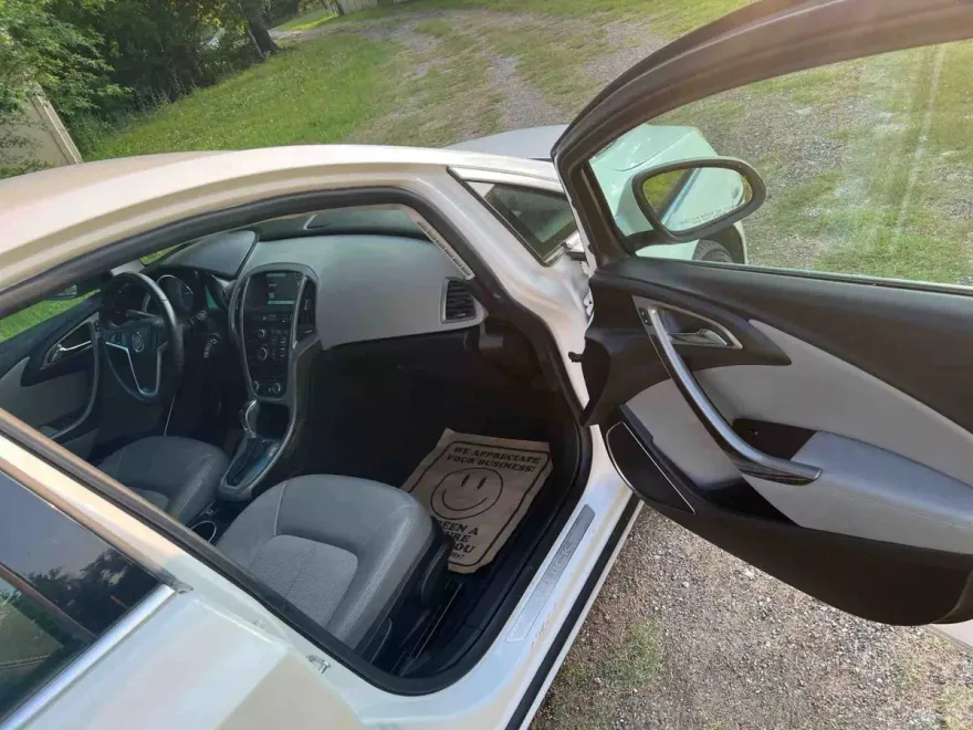2014 Buick Verano Base photo 1