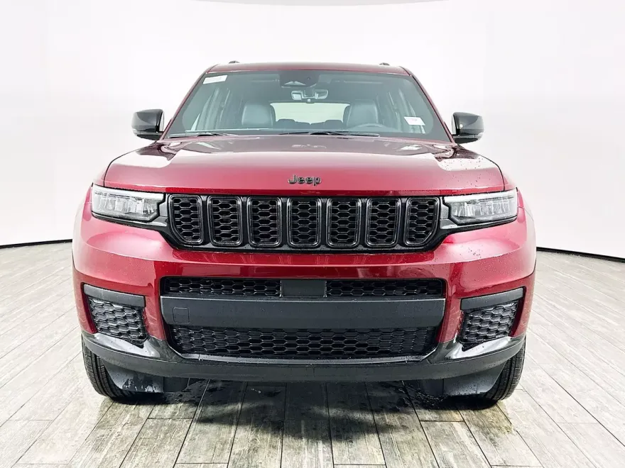 2025 Jeep Grand Cherokee Altitude X photo 2