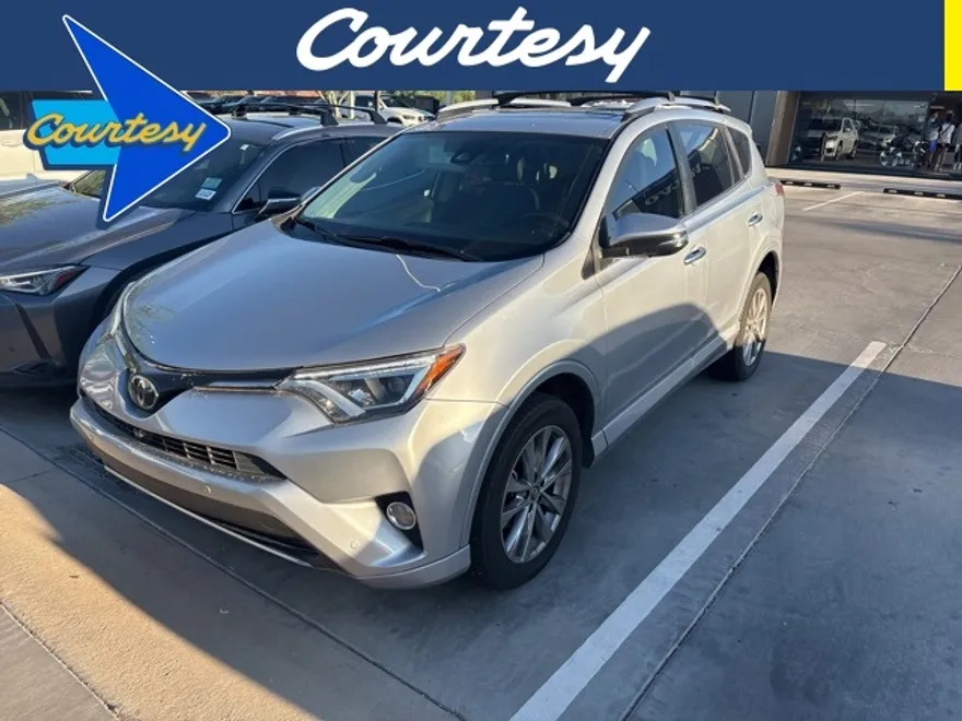 2017 Toyota RAV4 Platinum photo 1