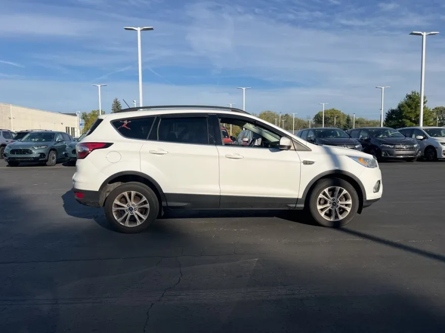 2018 Ford Escape SEL photo 1