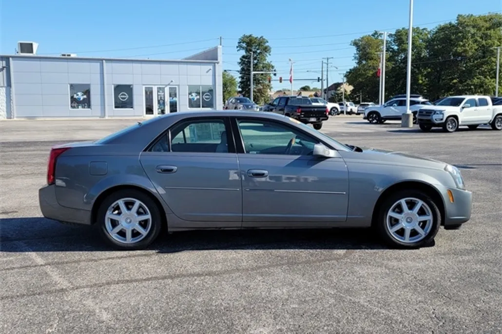 2004 Cadillac CTS Base photo 1