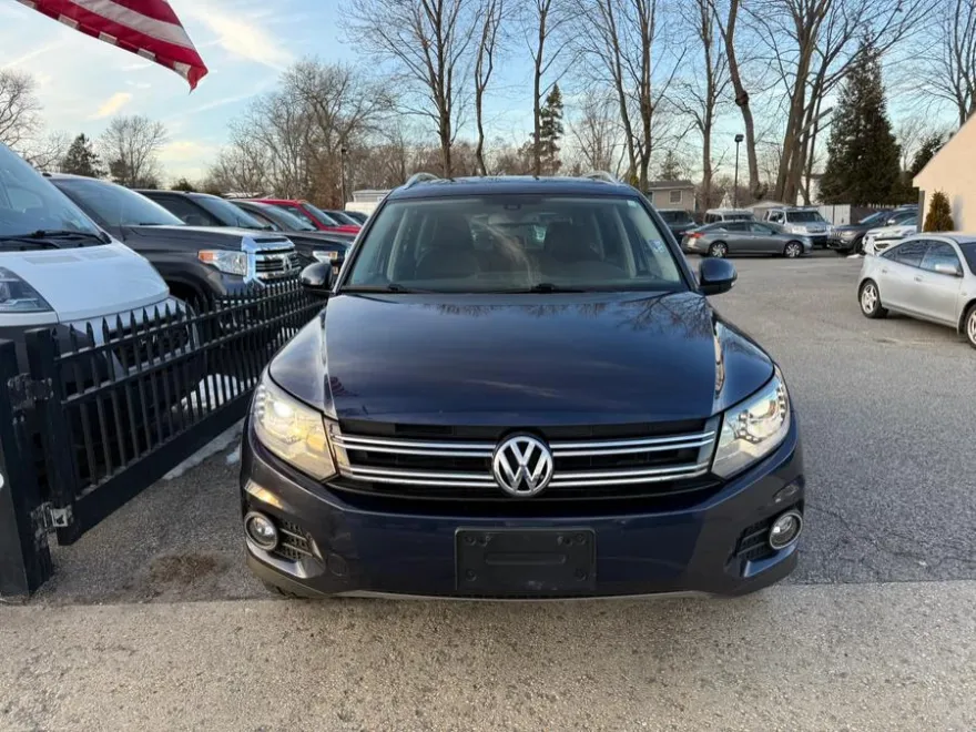 2016 Volkswagen Tiguan SE photo 1
