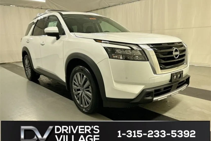 2025 Nissan Pathfinder SL photo 1