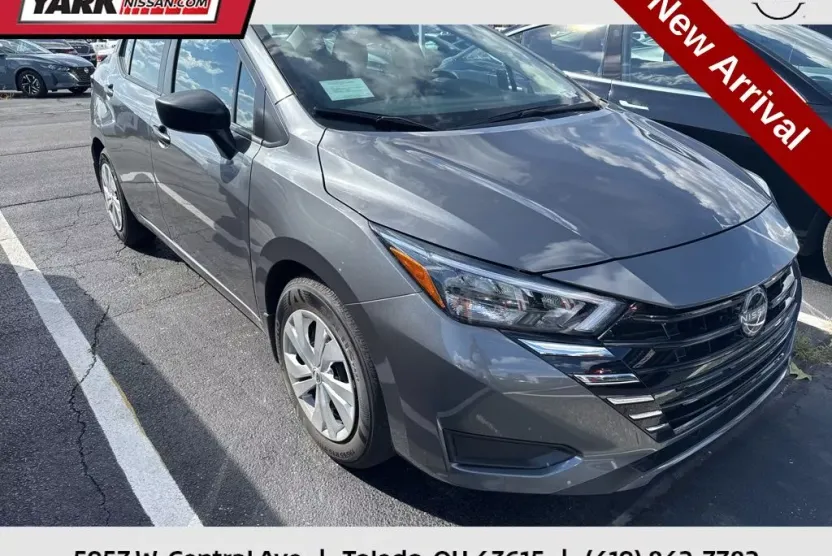 2025 Nissan Versa 1.6 S photo 1