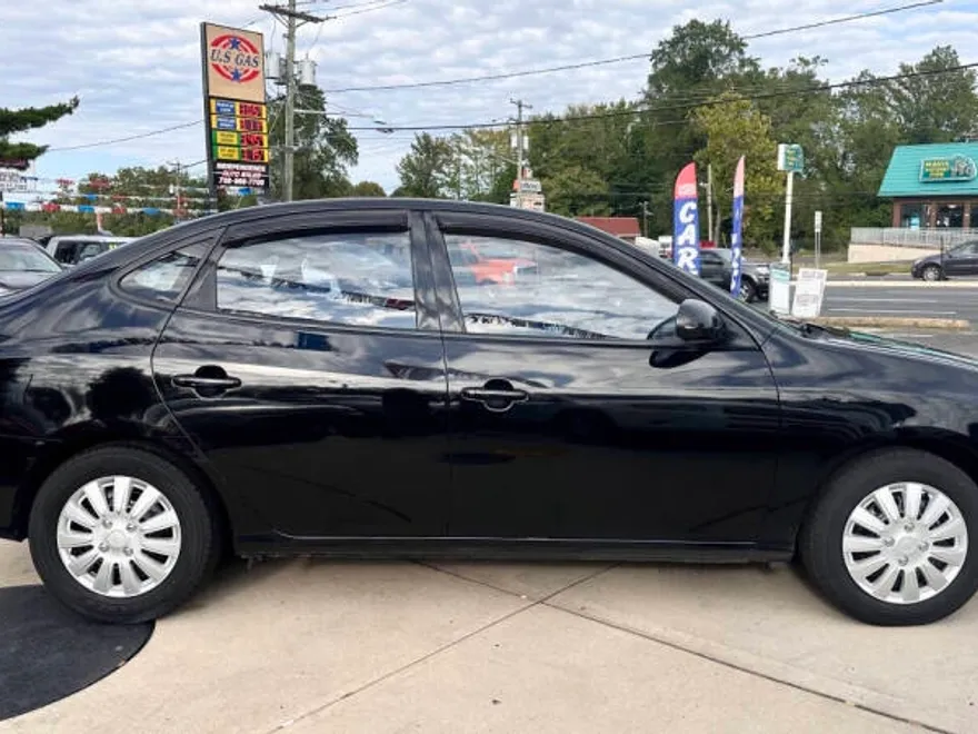 2010 Hyundai Elantra GLS photo 1