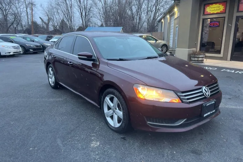 2013 Volkswagen Passat SE photo 1