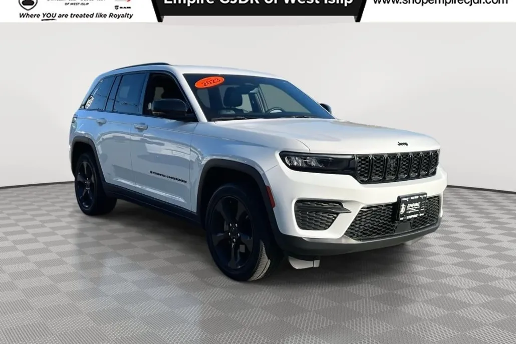 2023 Jeep Grand Cherokee Altitude photo 1