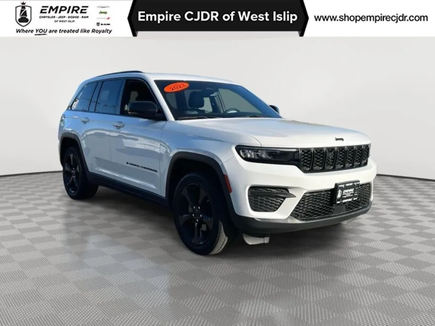 2023 Jeep Grand Cherokee Altitude photo 1