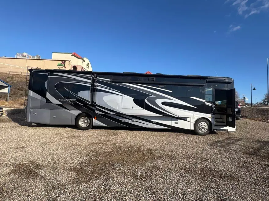 2015 Freightliner XC-M Modular Rail Rear Engine Motor Home Chassis photo 1
