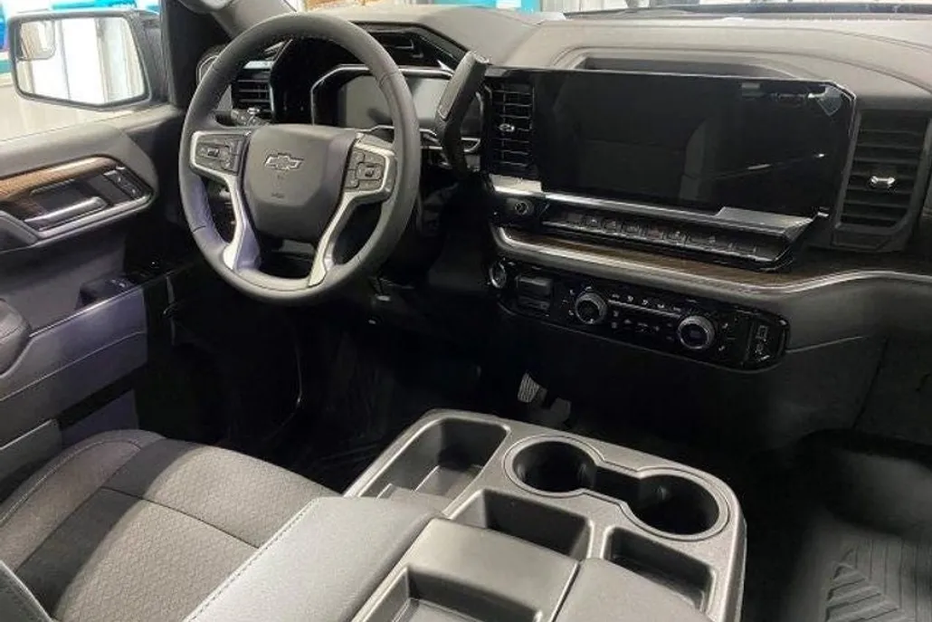 2023 Chevrolet Silverado 1500 RST photo 1
