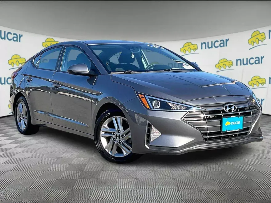 2019 Hyundai Elantra SEL photo 1