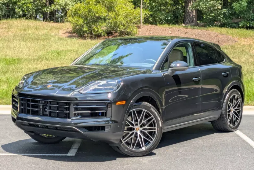 2025 Porsche Cayenne Coupe photo 1