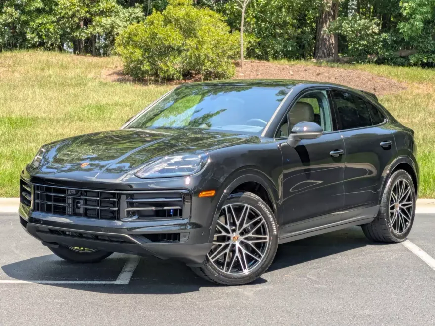 2025 Porsche Cayenne Coupe photo 1