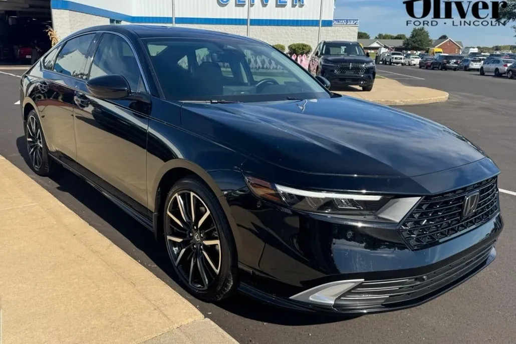 2025 Honda Accord Hybrid Touring photo 1