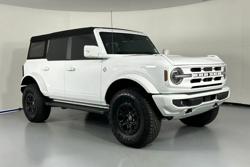2024 Ford Bronco Outer Banks photo 1