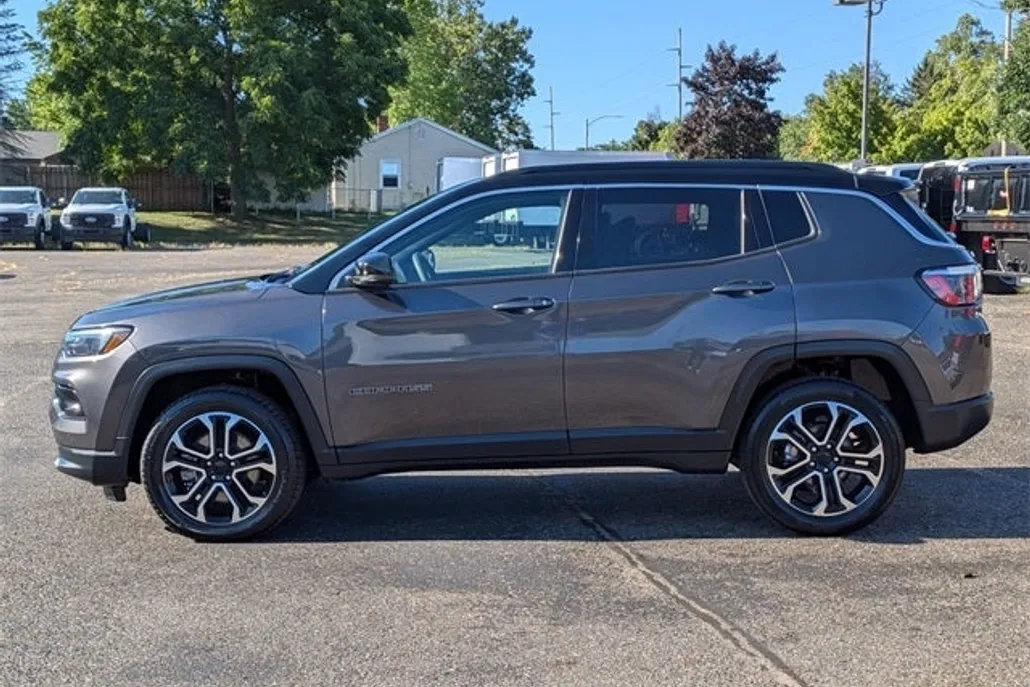 2023 Jeep Compass Limited photo 1