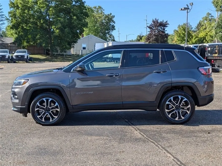 2023 Jeep Compass Limited photo 1