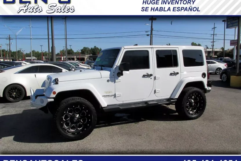 2014 Jeep Wrangler Unlimited Sahara photo 1