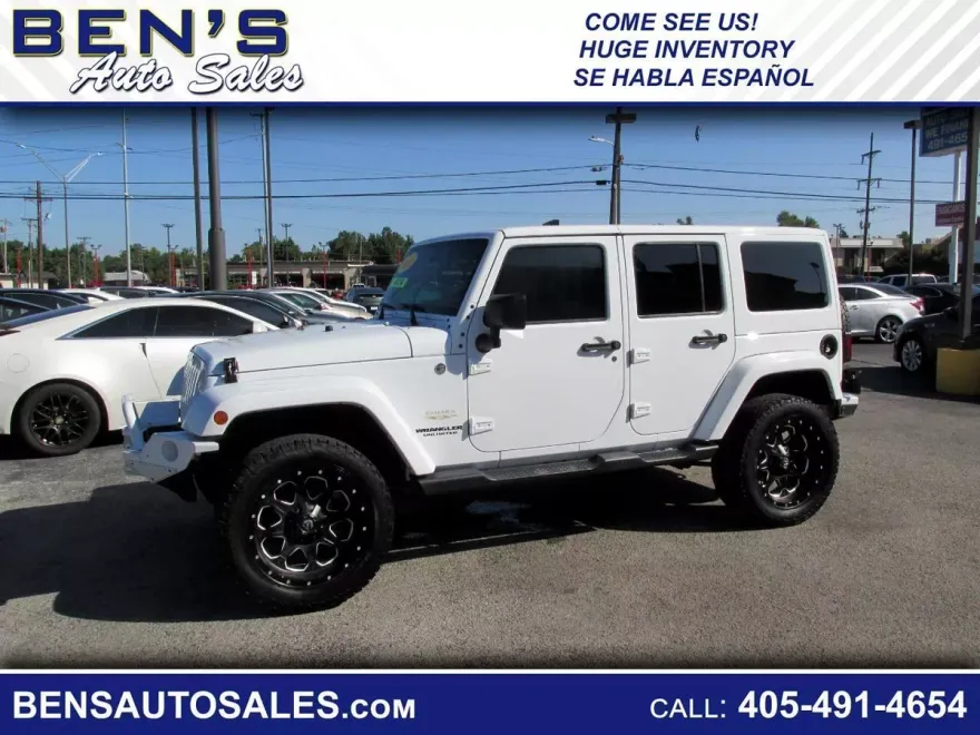 2014 Jeep Wrangler Unlimited Sahara photo 1