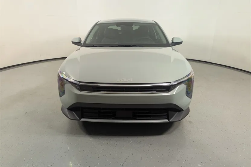 2025 Kia K4 EX photo 1