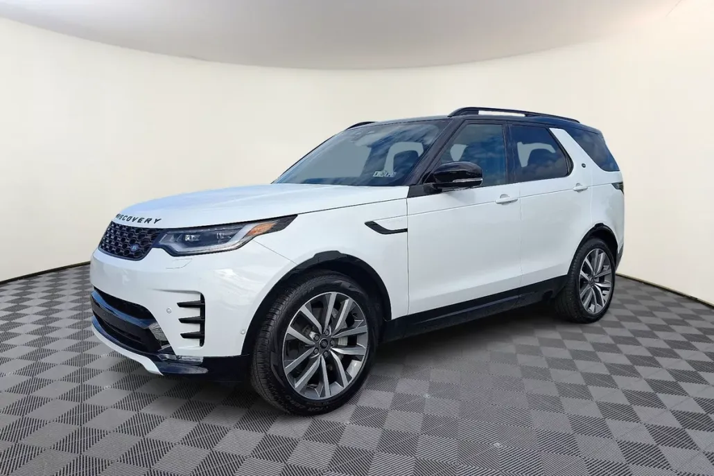 2025 Land Rover Discovery SE photo 1