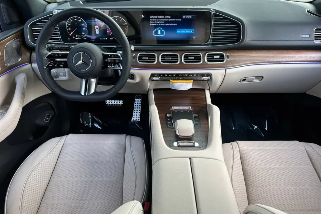 2026 Mercedes Benz GLS 580 4MATIC photo 1