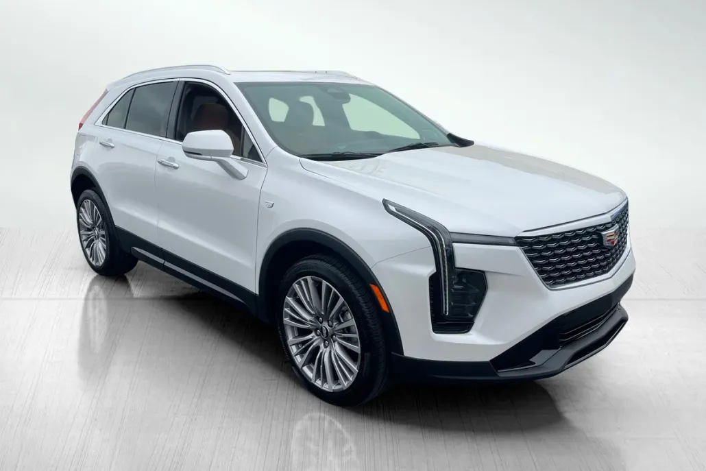 2024 Cadillac XT4 Premium Luxury photo 1