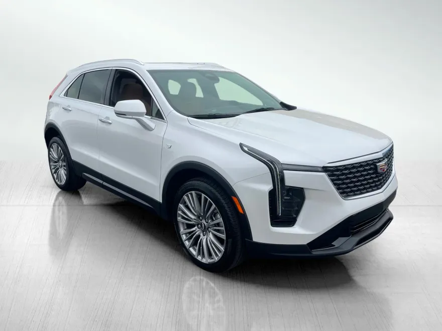 2024 Cadillac XT4 Premium Luxury photo 1