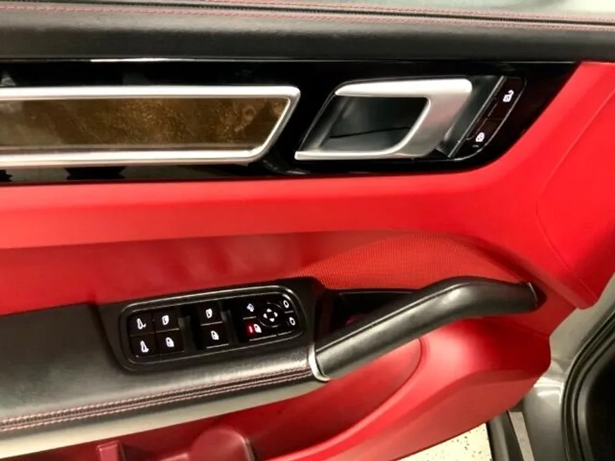 2019 Porsche Cayenne photo 26