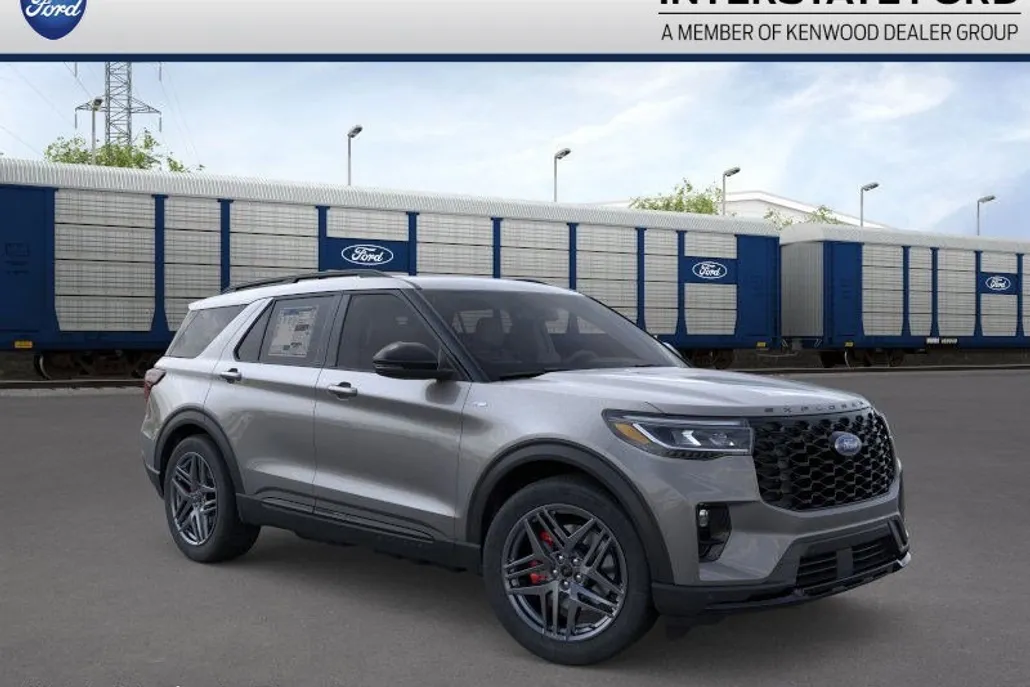 2025 Ford Explorer ST-Line photo 1