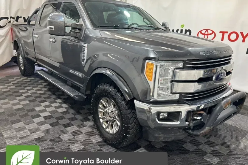 2017 Ford F-350 Lariat photo 1