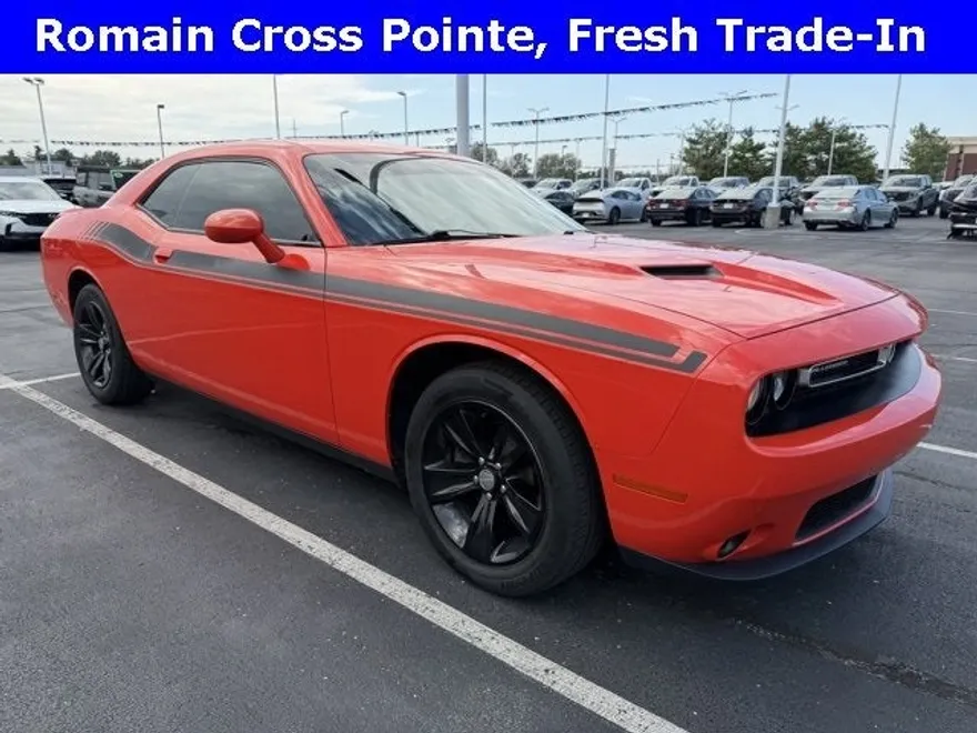2018 Dodge Challenger SXT photo 1