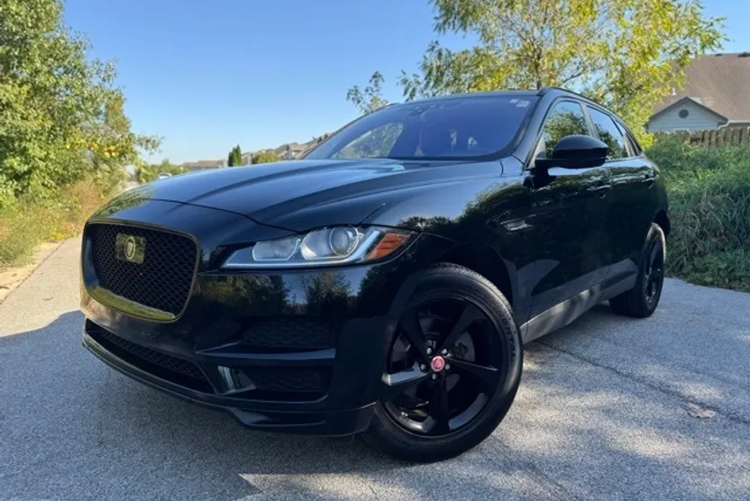 2019 Jaguar F-PACE Premium photo 1