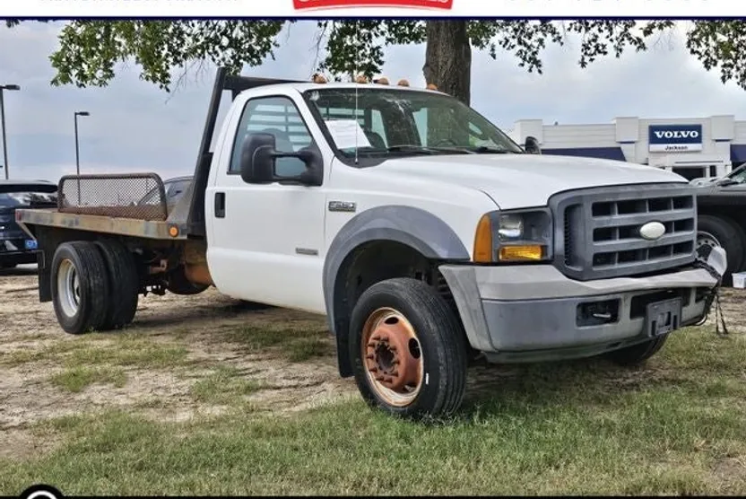 2005 Ford F-550 photo 1