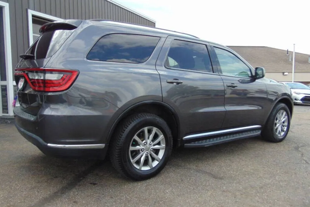 2016 Dodge Durango SXT photo 1