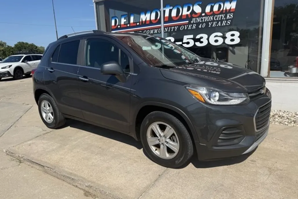 2018 Chevrolet Trax LT photo 1