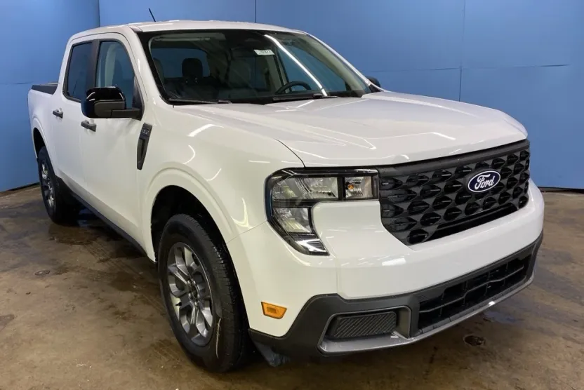 2025 Ford Maverick XLT photo 1