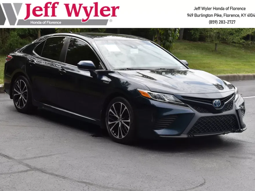 2018 Toyota Camry Hybrid SE photo 1