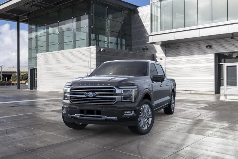 2025 Ford F-150 Platinum photo 1