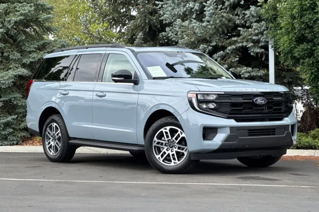 2025 Ford Expedition photo 1