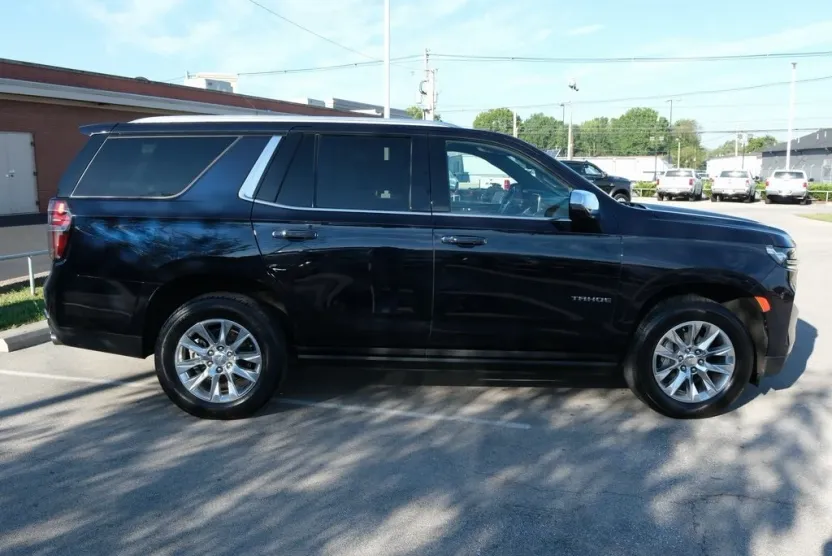 2022 Chevrolet Tahoe Premier photo 1