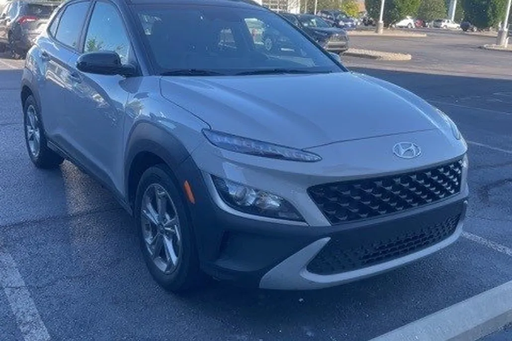 2023 Hyundai Kona SEL photo 1