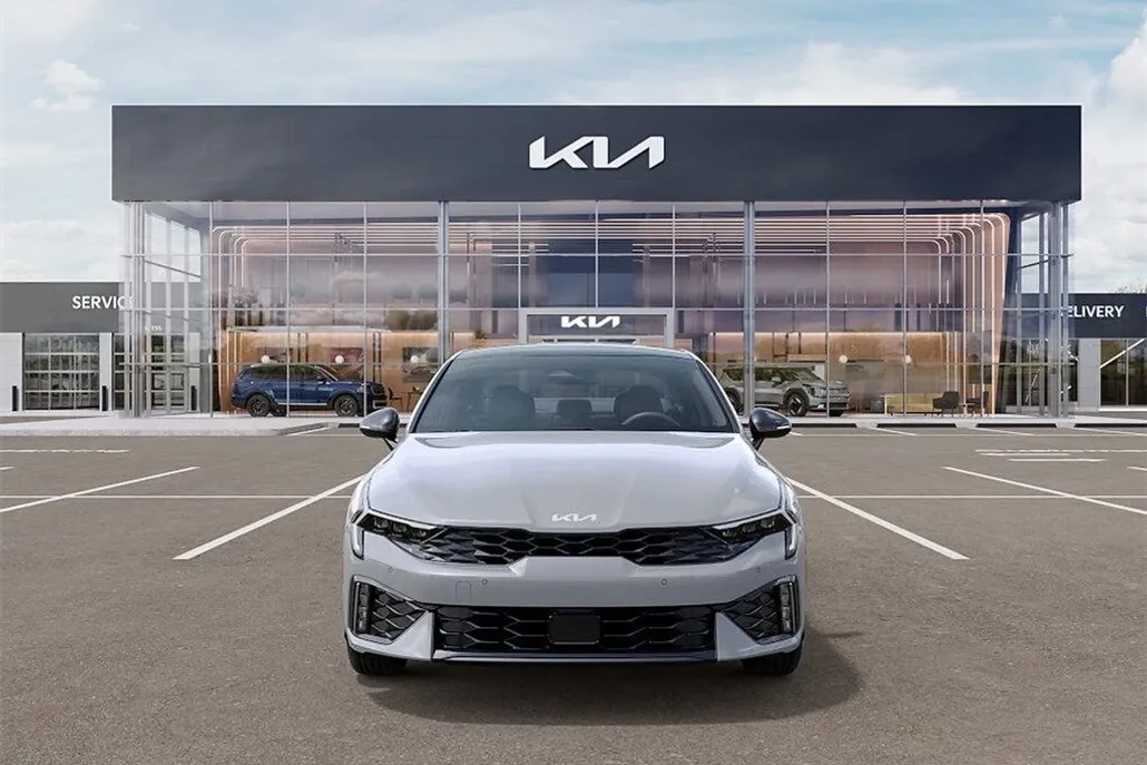 2025 Kia K5 GT-Line photo 1