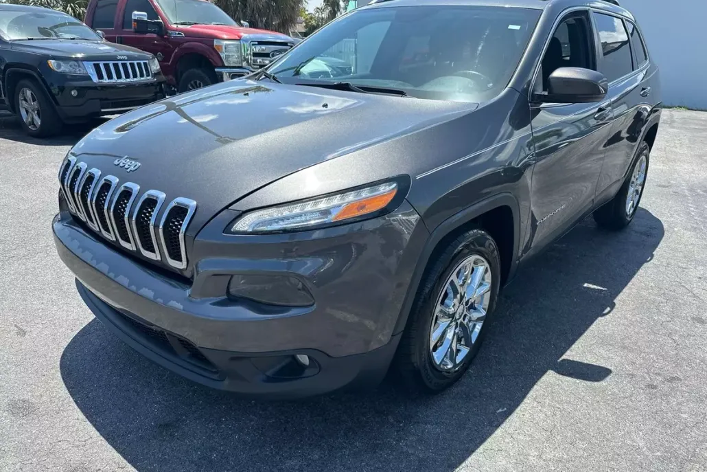 2016 Jeep Cherokee Latitude Altitude photo 1